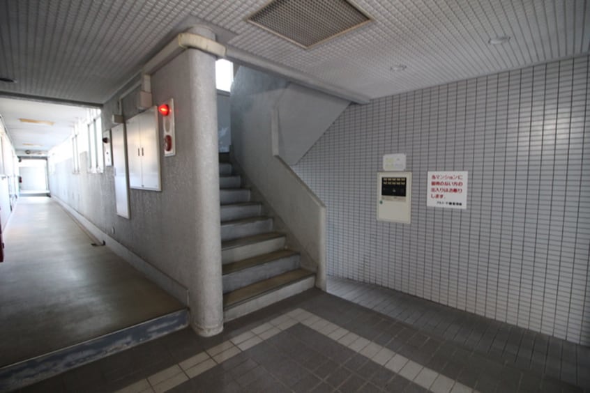 エントランス部分 アルト千種