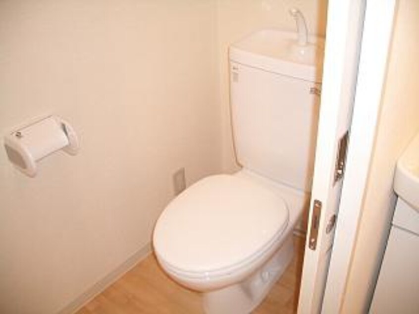 トイレ Ｖｉａ　Ｆｅｒｉｘ