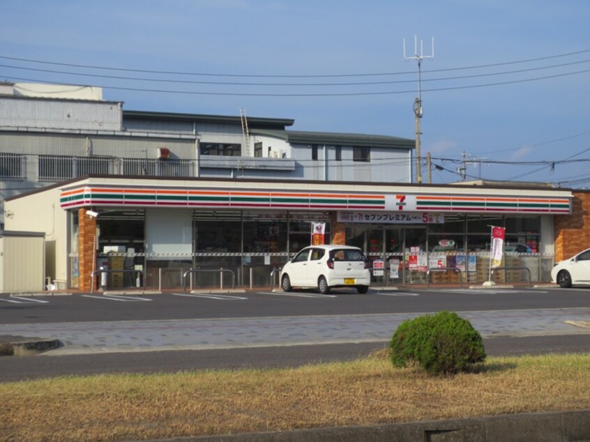 セブンイレブン(コンビニ)まで366m ラフレシ－ルＫＭ