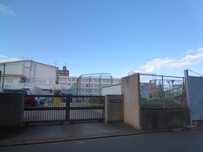 名古屋市立港西小学校(小学校)まで817m ガーデンヒルズ宝神