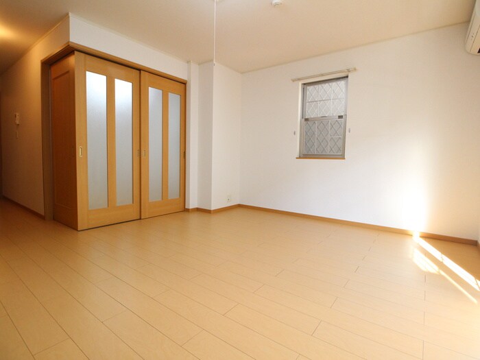 居室 グランドカ－サ枇杷島