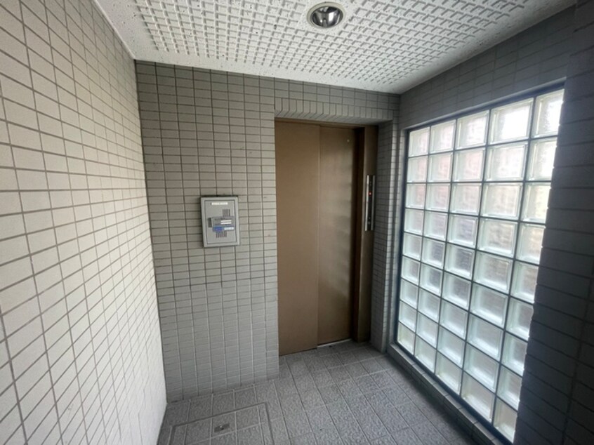 エントランス部分 ヒルズ池場