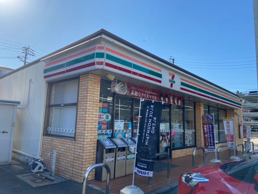 セブンイレブン(コンビニ)まで50m 伊東マンション