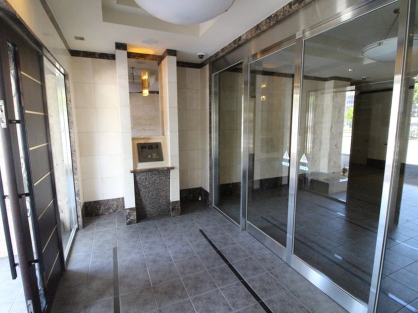 エントランス部分 ﾌﾟﾚｻﾝｽ千種駅前ﾈｵｽﾃｰｼﾞ(406)