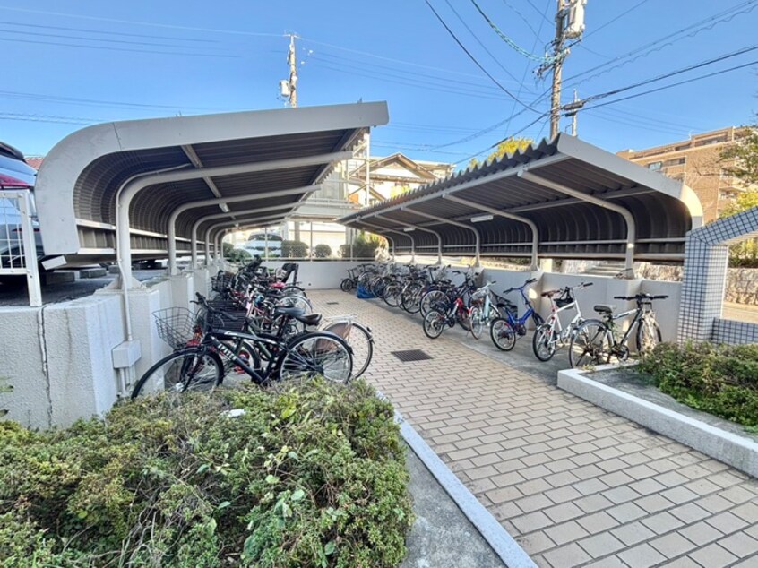 駐輪場 ベルハイツ司