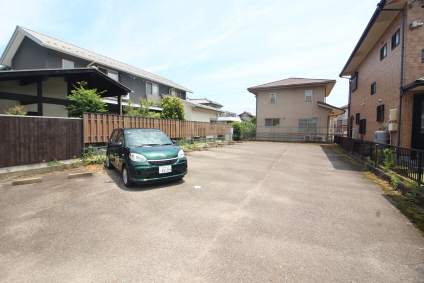 駐車場 ルナパーク１０８