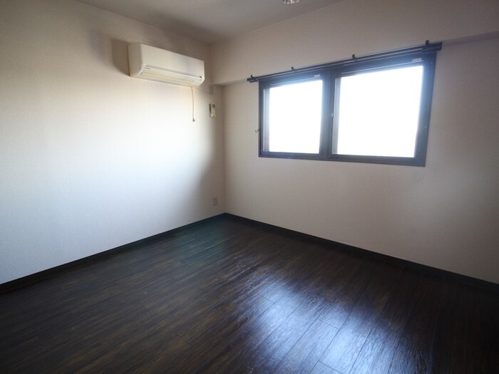 居室 アートハウス鹿山