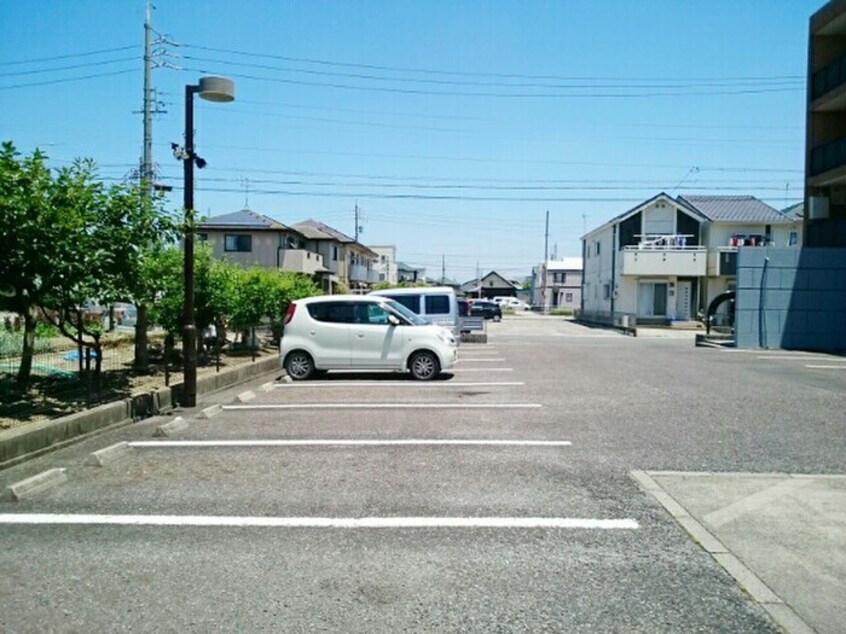 駐車場 フリュイティア1