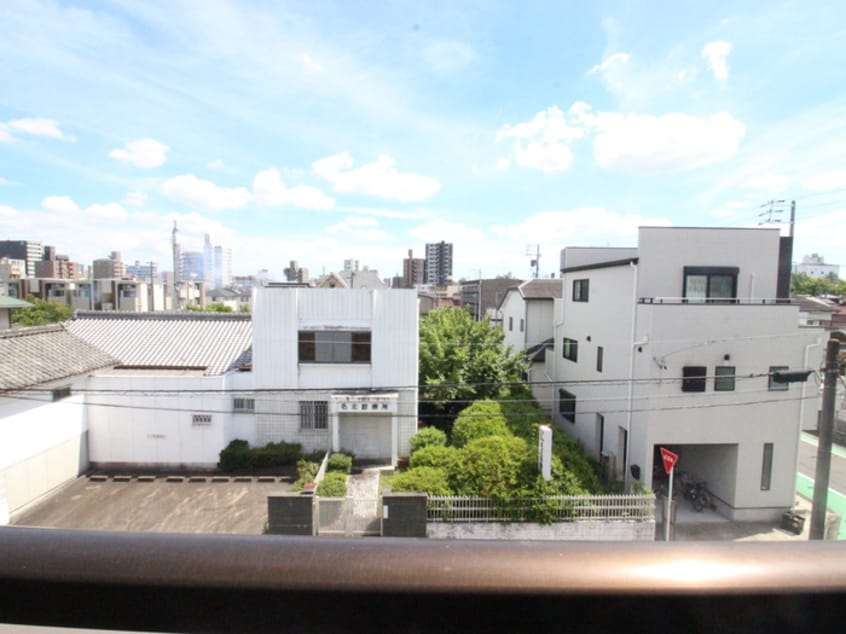 室内からの展望 サンハイツ名北