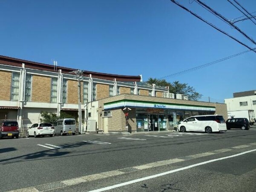 ファミリーマート北高校南店(コンビニ)まで485m ヒューマンハイツ