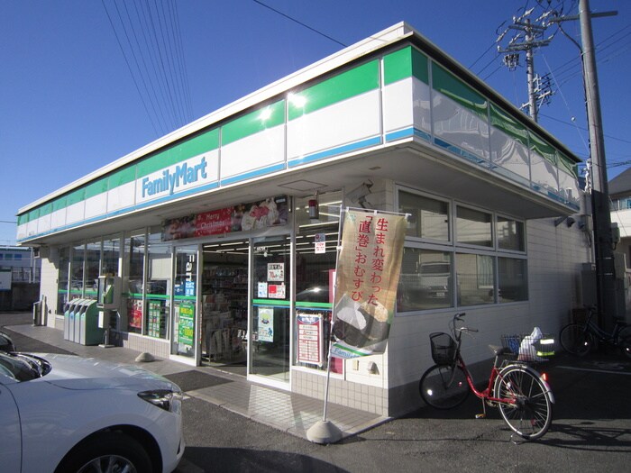 ファミリーマート粕畠三丁目店(コンビニ)まで360m クレアール・ミナミ