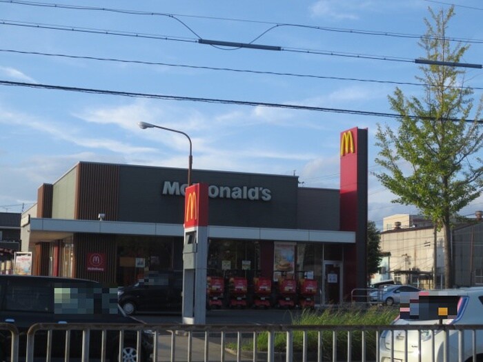 マクドナルド中川助光店(ファストフード)まで563m リバ－サイド前田