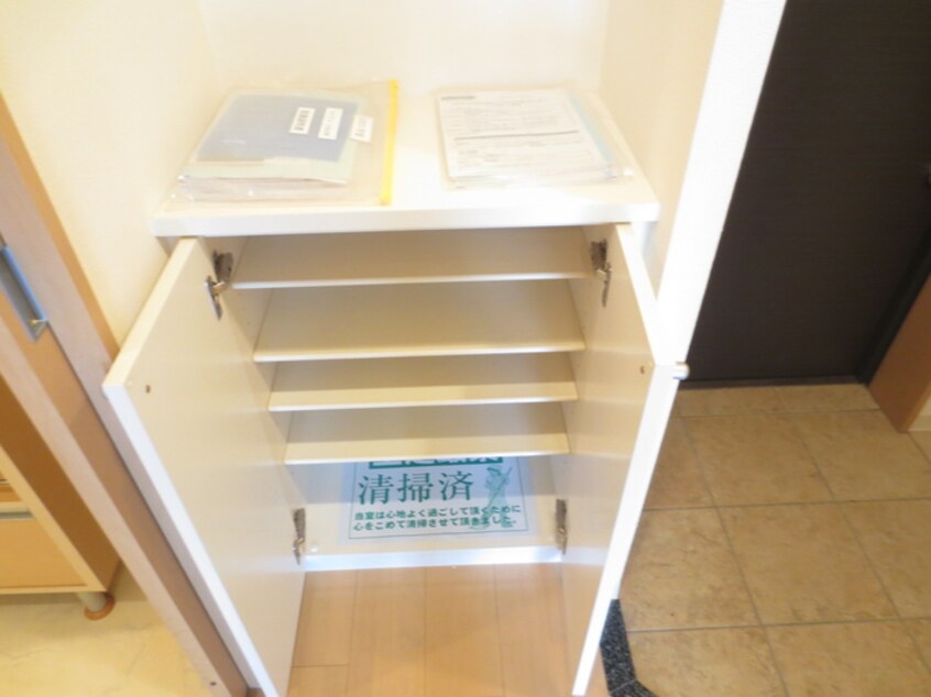 靴箱 ライブコ－ト丸の内