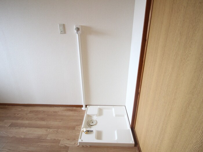 洗濯機置場 ドミ－ル藤　１