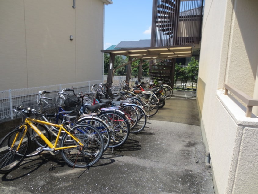 駐輪場 篭屋マンション