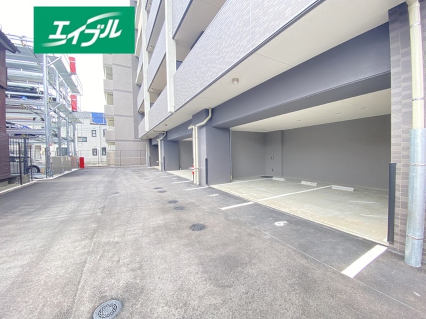 駐車場 ﾌﾟﾚｻﾝｽﾛｼﾞｪ熱田六番町（701）