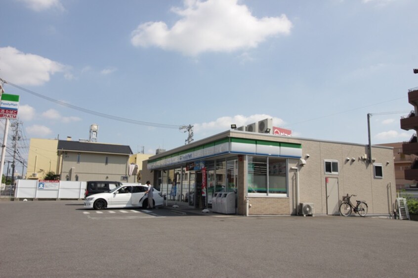 ファミリーマート知立堀切店(スーパー)まで392m コーポ三立