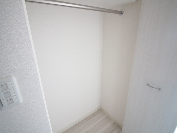 収納 ﾌﾟﾚｻﾝｽ伏見ｱｰﾊﾞﾝﾍﾞｰｽ(302)