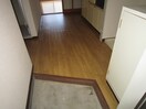 玄関 サープラスワン前西