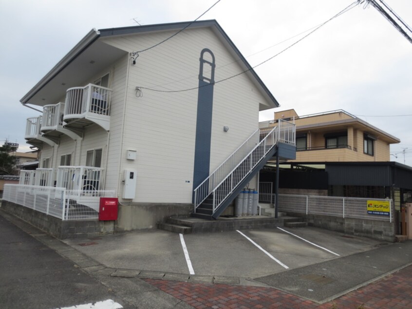 駐車場 サープラスワン前西