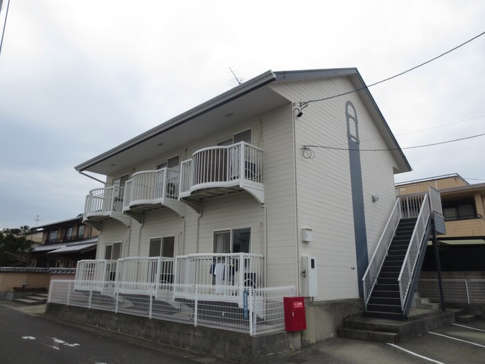 外観写真 サープラスワン前西