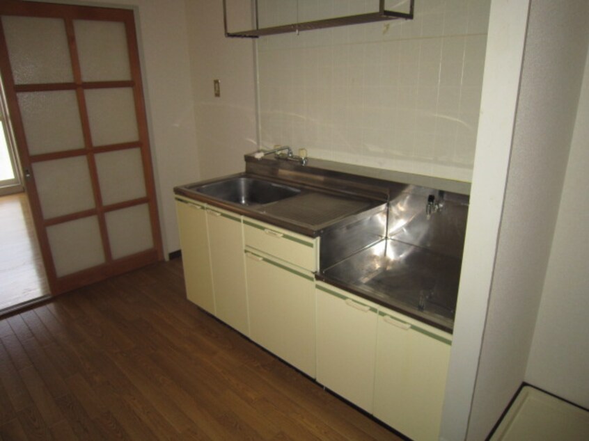 キッチン サープラスワン前西