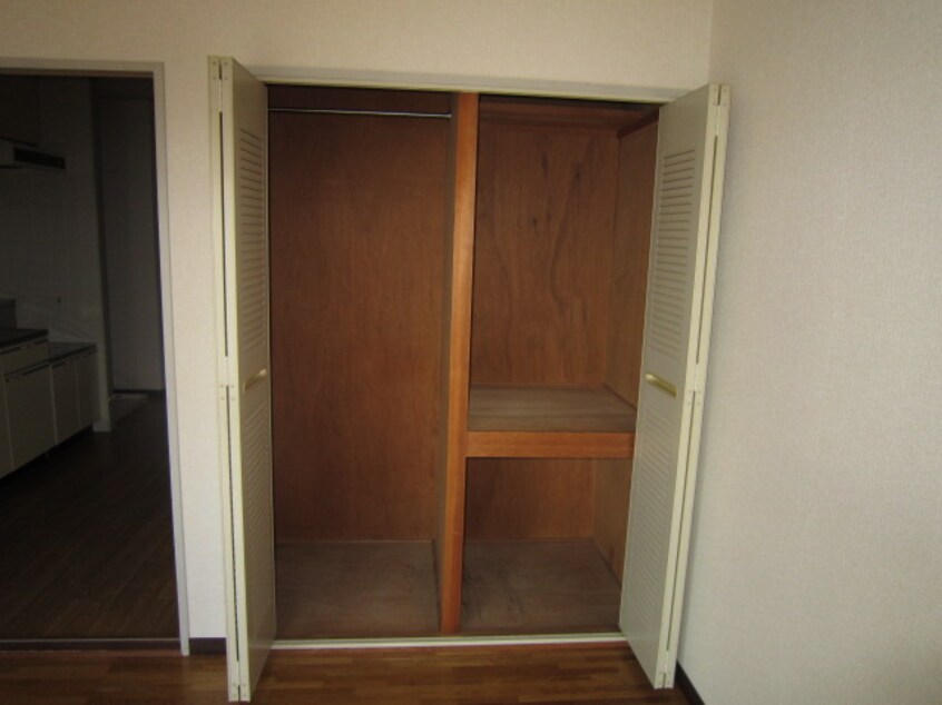 収納 サープラスワン前西