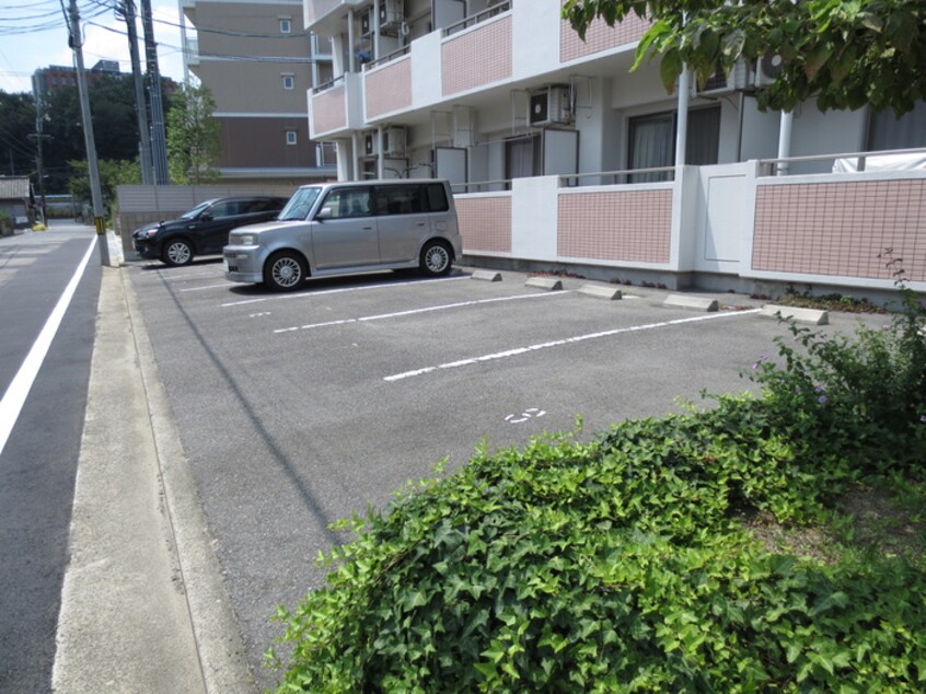 駐車場 グリーンヒルズ明大寺
