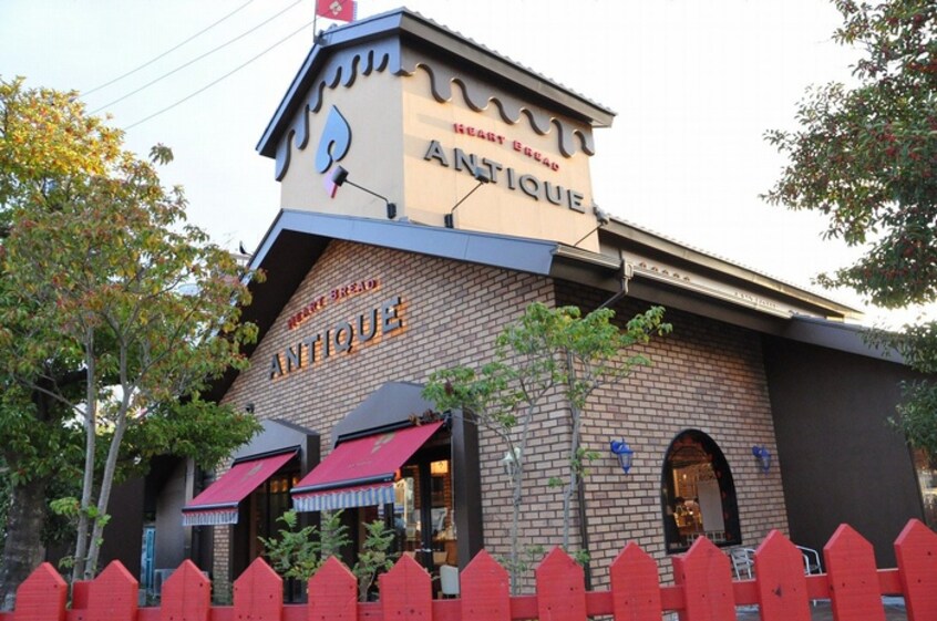 HEART BREAD ANTIQUE(カフェ)まで925m 六軒屋町5丁目貸家