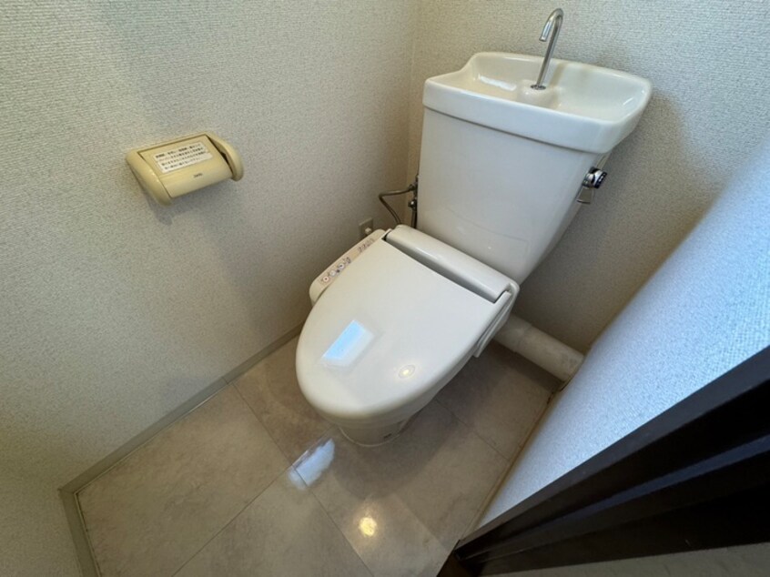 トイレ アベニュ－サンフラワ－