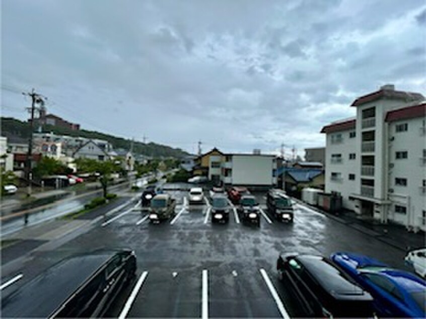 室内からの展望 アベニュ－すみれ