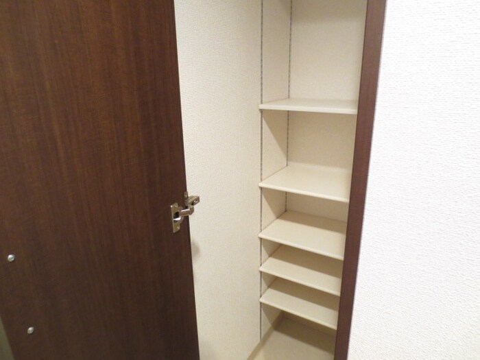 靴箱 フローライト上前津