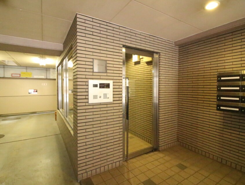 エントランス部分 ＡＲＴ　ＶＥＲＴ