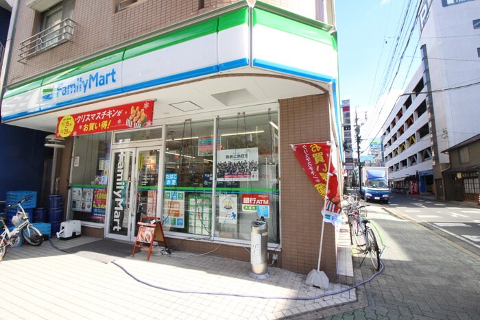 ファミリーマート名古屋栄五丁目(コンビニ)まで10m ドムス東栄