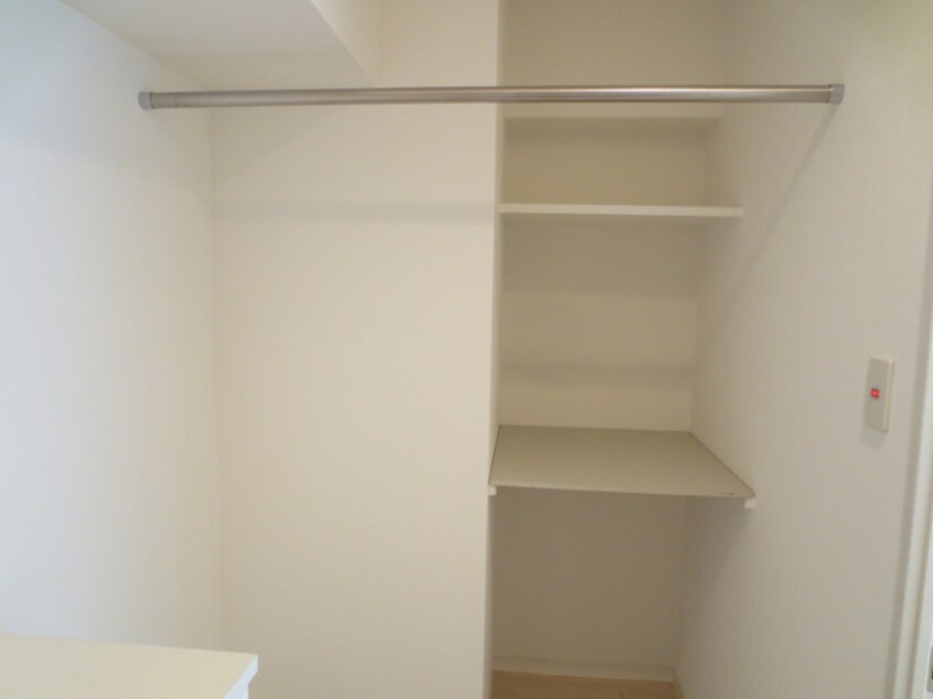 収納 丸の内スクエア