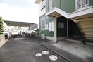 エントランス部分 サンモ－ル喜惣治