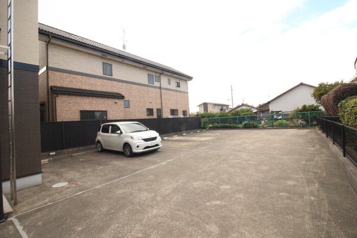 駐車場 グラン・シャリオ