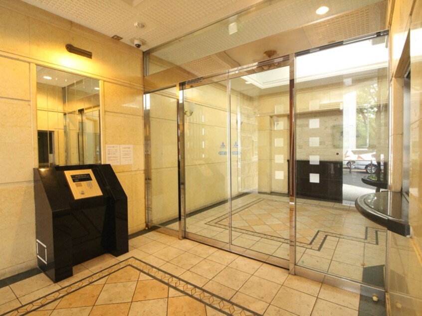 エントランス部分 ﾌﾟﾚｻﾝｽ名古屋城前(507)