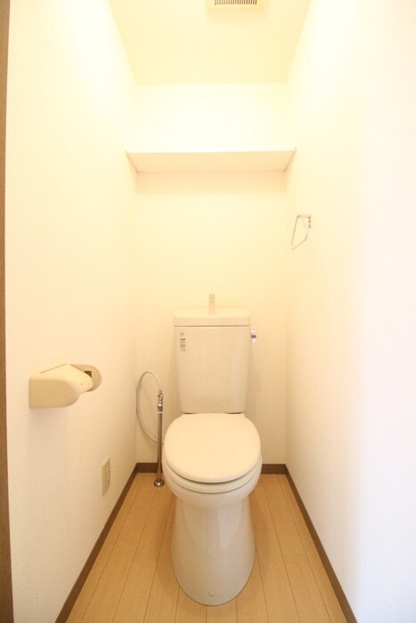 トイレ ヴィラ　エテルノ