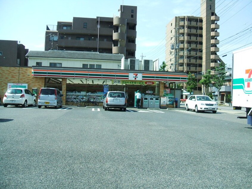 セブンイレブン金屋２丁目店(コンビニ)まで450m ＲＯＢＯＴＨＯＵＳＥ守山Ｂ棟