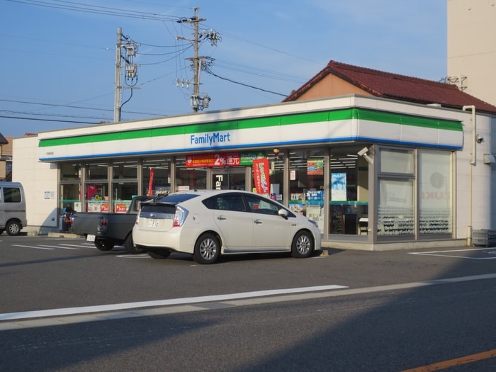 ファミリーマート(コンビニ)まで246m スプリングスギモトⅡ