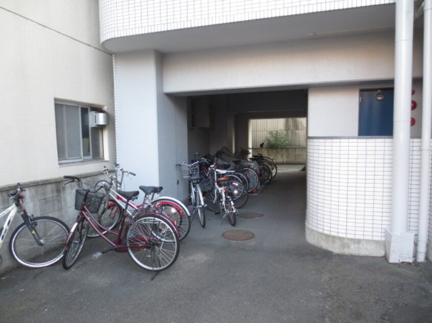 駐輪場 WELL BEING 大須