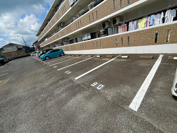 駐車場 メゾンドヨサミＡ
