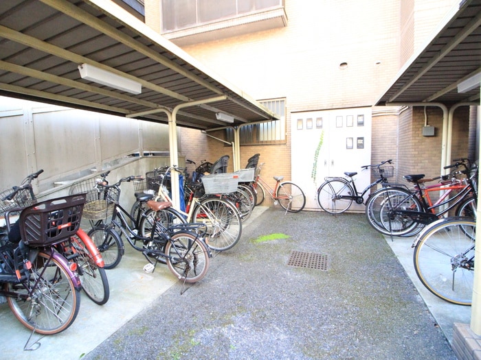 駐輪場 ウイングオカドビル
