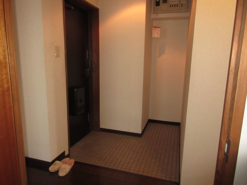 玄関 ウイングオカドビル