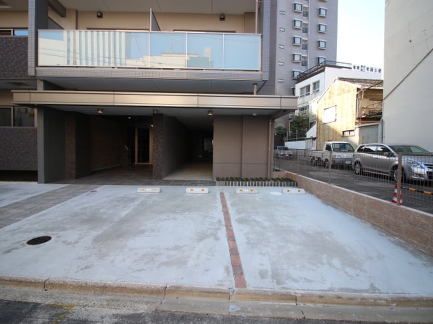 駐車場 グランツ泉