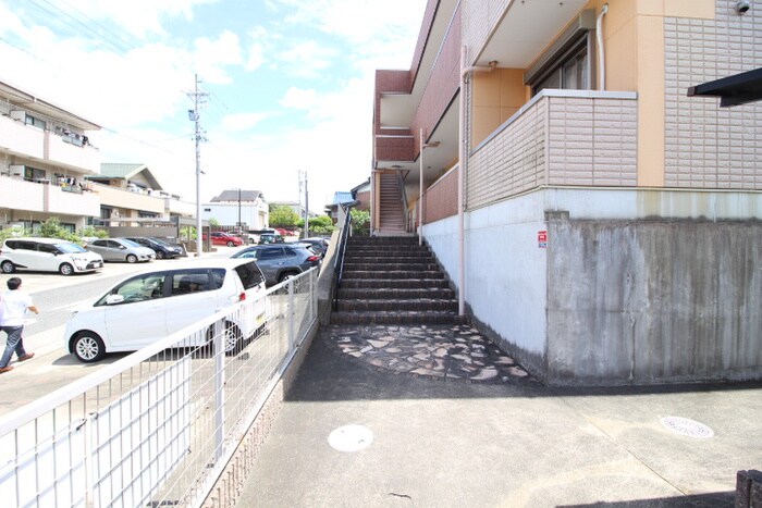 エントランス部分 レザンブライド