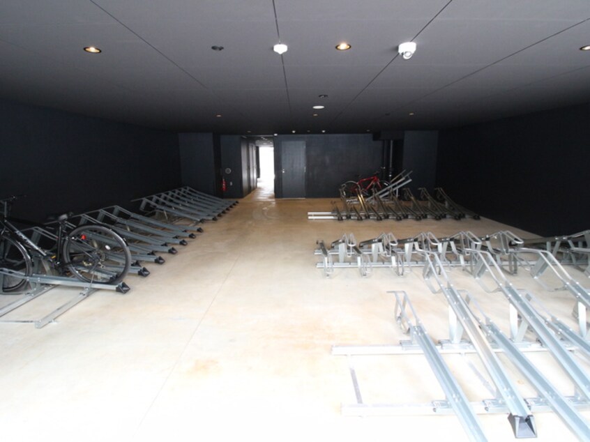 駐輪場 メイクスWアート上前津V