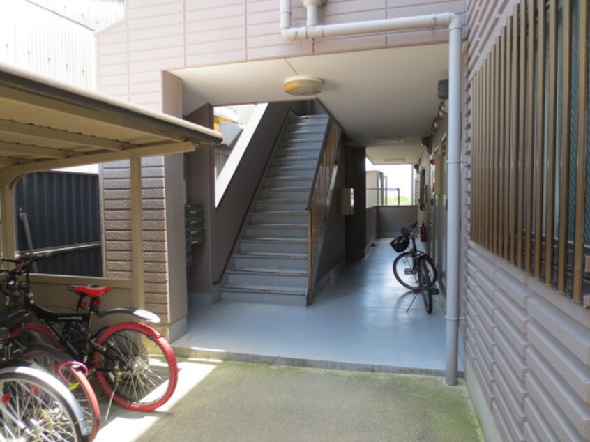 エントランス部分 リバ－ステ－ジもりやま