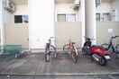 駐輪場 Oak Tree Maison志賀